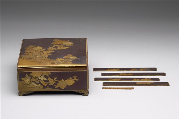 蒔繪菊石紋漆盒