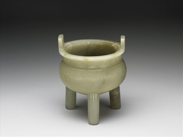 玉直稜紋鼎