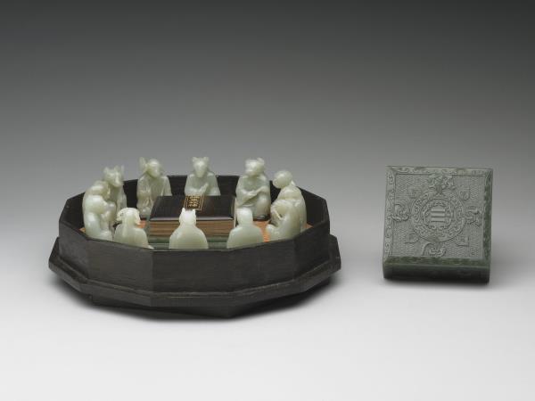 雕紫檀甲子萬年十二方盒