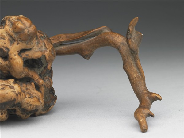 樹根雕瓜果形器