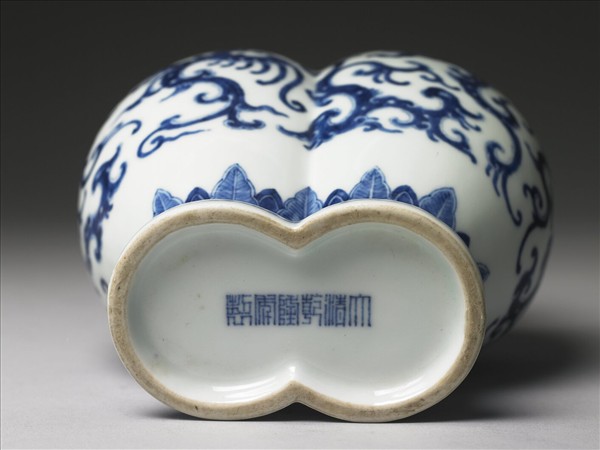 青花龍鳳紋雙連蓋罐