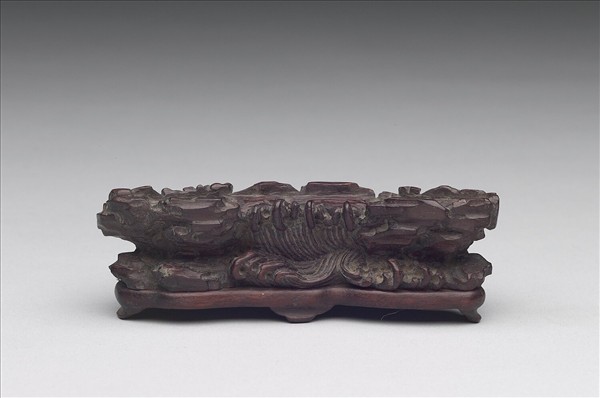 湖石波濤紋木座