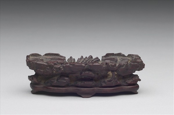 湖石波濤紋木座