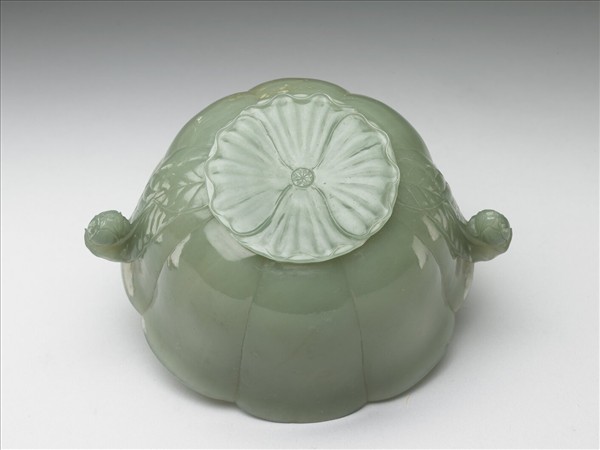 玉花口花蕾形雙柄碗