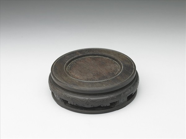 玉花口花蕾形雙柄碗