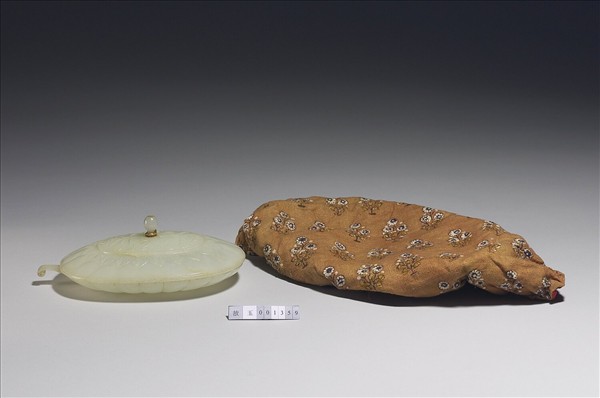 玉花口單柄帶蓋盤