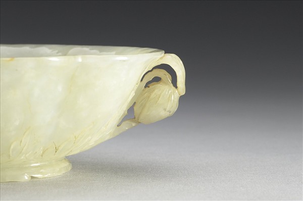 玉花口花蕾形雙柄碗