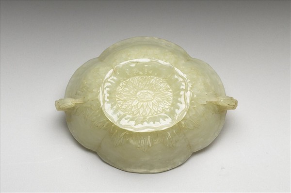 玉花口花蕾形雙柄碗