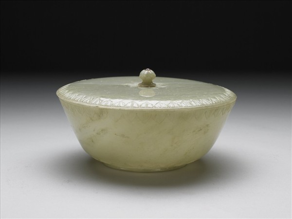 玉葉紋帶蓋圓碗