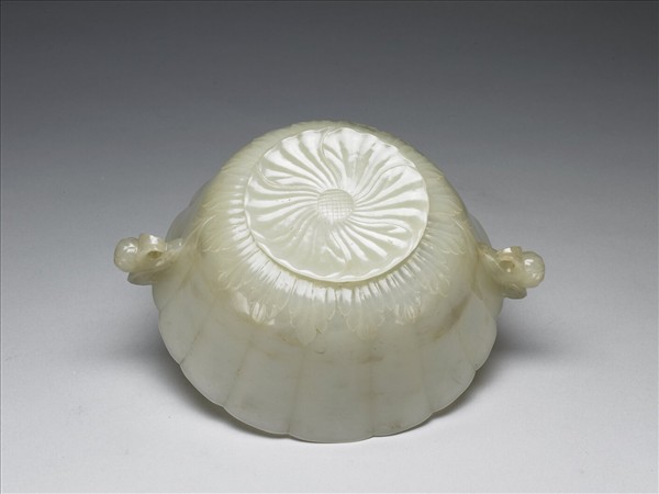 玉花口花蕾形雙柄碗