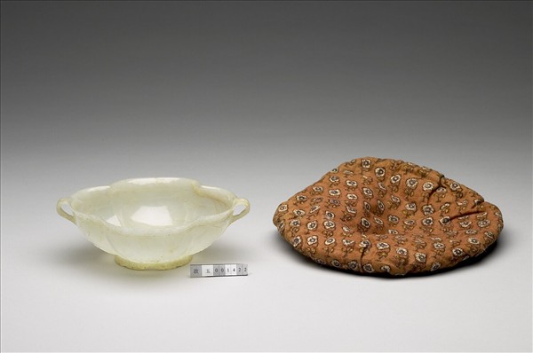 玉花口葉形雙柄碗