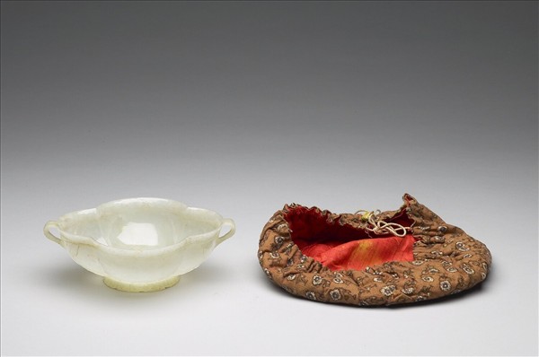 玉花口葉形雙柄碗