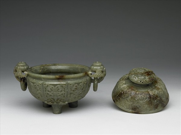 玉花卉紋雙耳爐