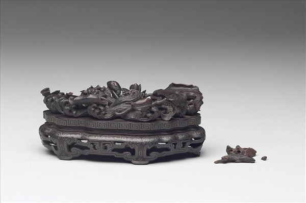 紫檀蓮池紋木座