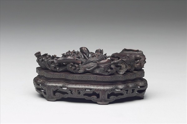 紫檀蓮池紋木座