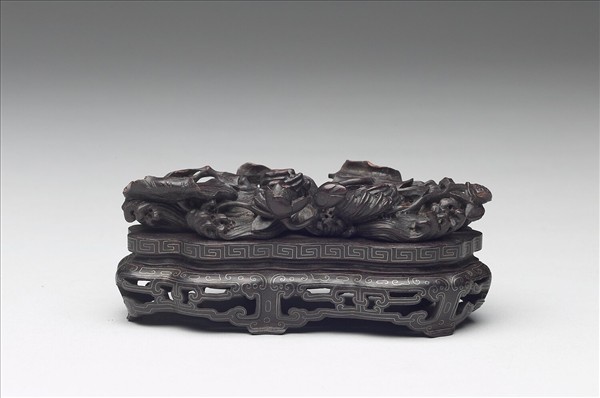 紫檀蓮池紋木座