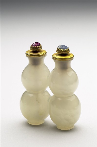 玉髓雙連葫蘆鼻煙壺