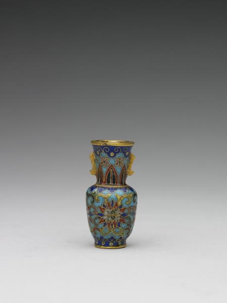 掐絲琺瑯番蓮花紋瓶