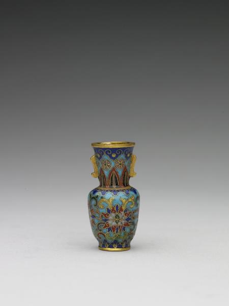 掐絲琺瑯番蓮花紋瓶