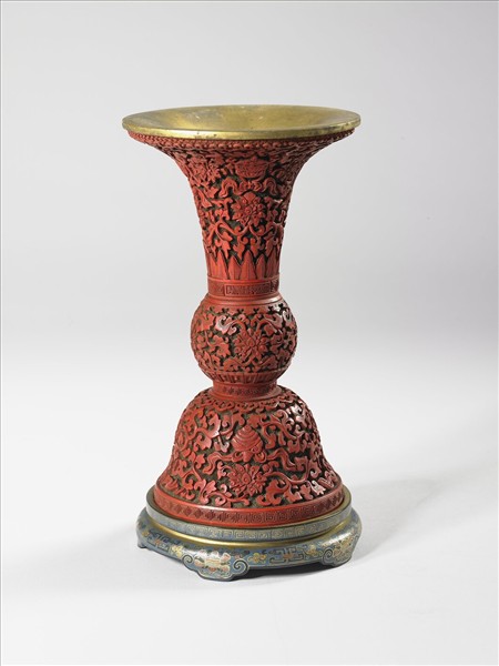 剔紅八寶番蓮觚