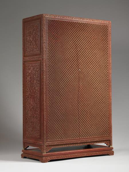 剔彩山水人物長方櫃