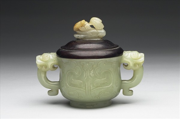 玉獸面紋簋形爐