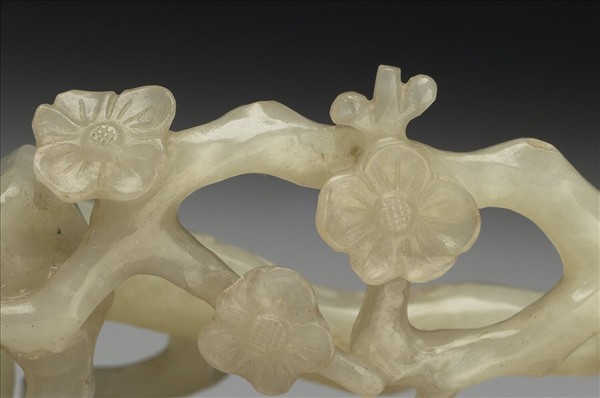 玉鏤空梅石紙鎮