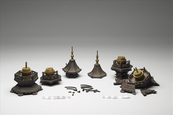 木亭式蓋與木座