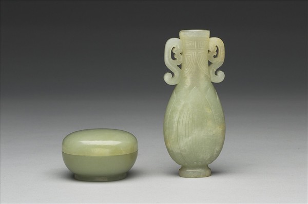 玉螭耳瓶