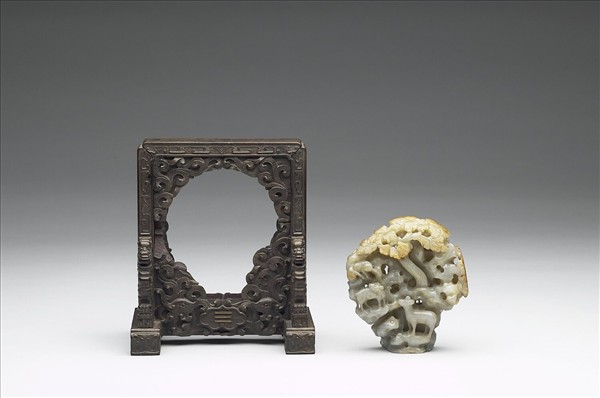 「秋山」仕女焚香玉飾