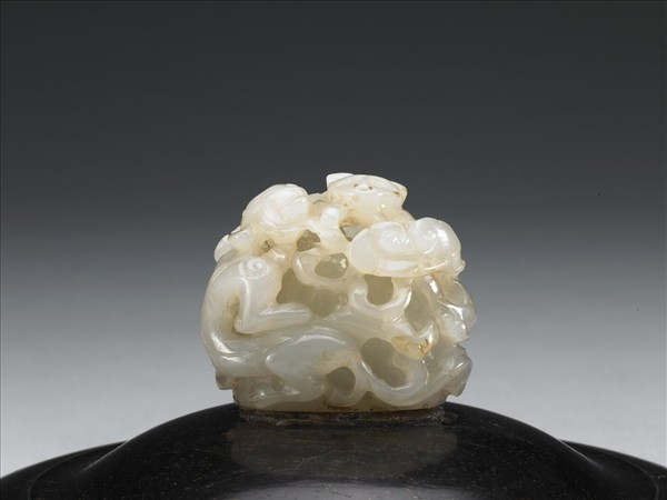 螭虎啣芝紋玉頂