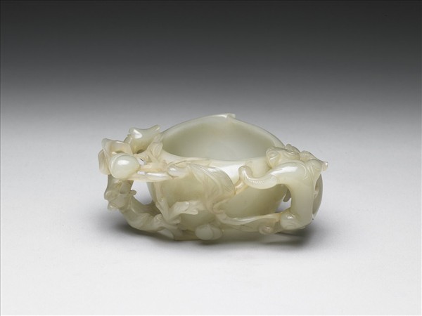 玉螭虎連枝桃式洗