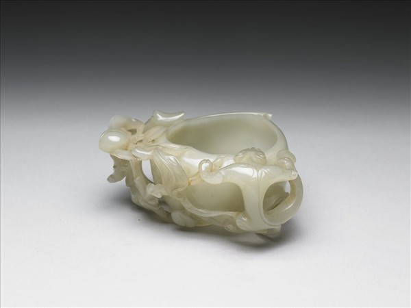 玉螭虎連枝桃式洗