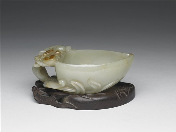 玉花鳥紋桃形水盛