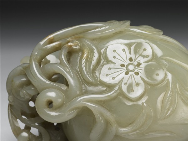 玉花鳥紋桃形水盛