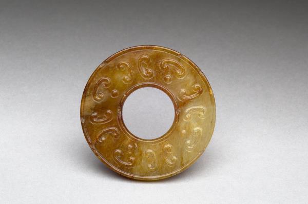 玉螭紋璧
