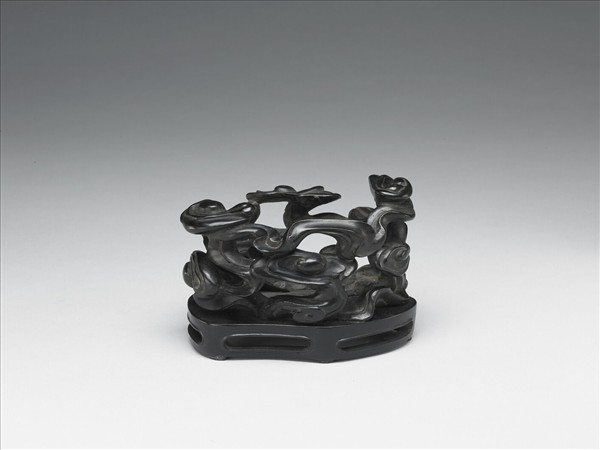 御製詩雲紋木座