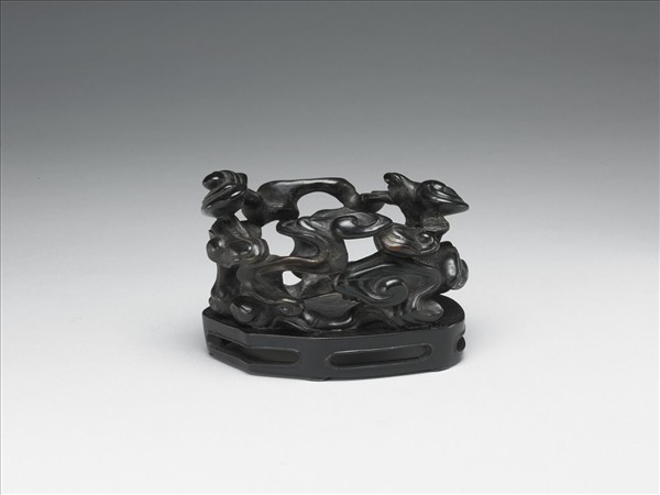 御製詩雲紋木座