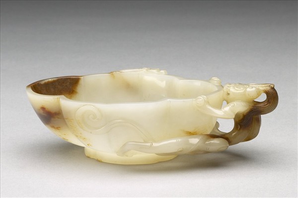 螭把海棠式玉杯