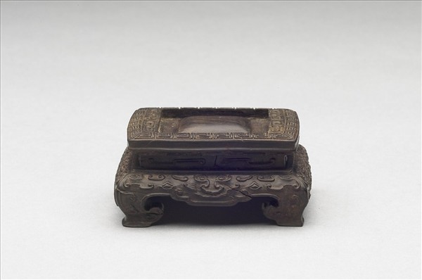 紫檀雕雲紋長方形木座