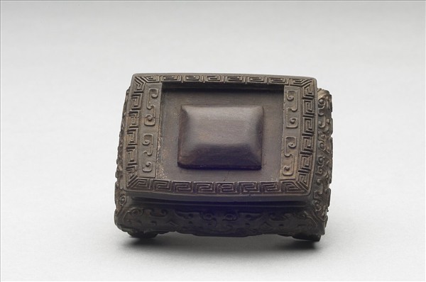 紫檀雕雲紋長方形木座