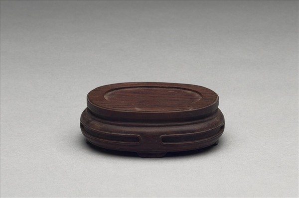 紫檀橢圓形木座