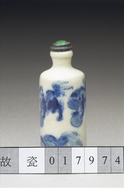 青花瓷獅子滾繡球紋鼻煙壺