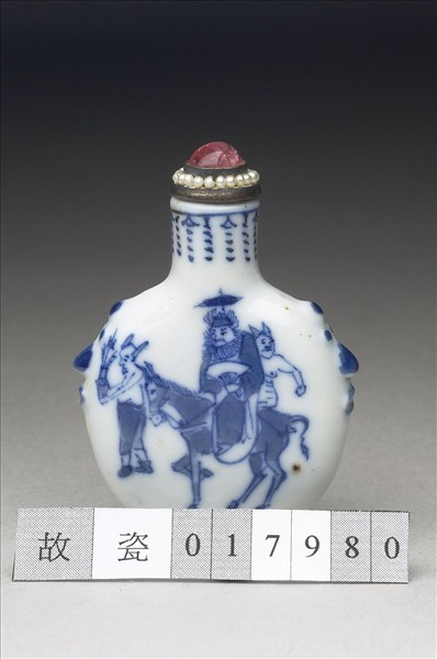 青花瓷畫鍾馗嫁妹鼻煙壺