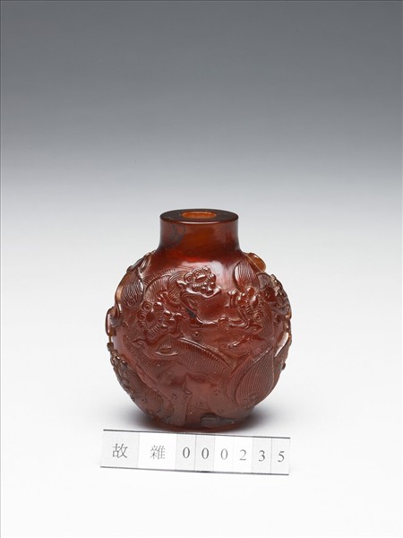 琥珀太獅少獅鼻煙壺