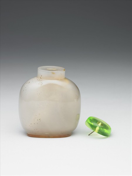 瑪瑙得勝圖鼻煙壺