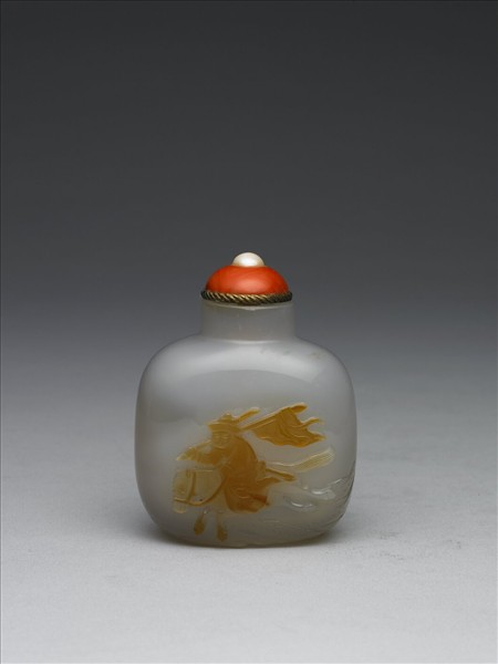 瑪瑙巧雕得勝圖鼻煙壺