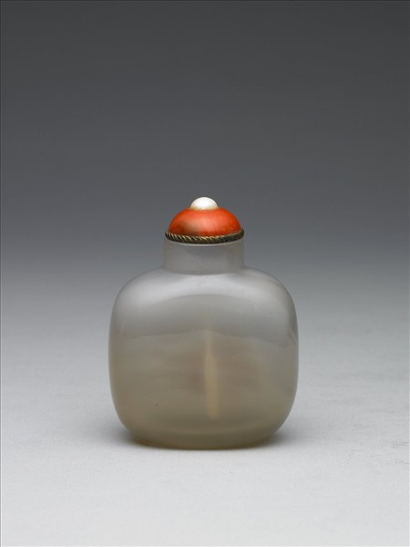 瑪瑙巧雕得勝圖鼻煙壺