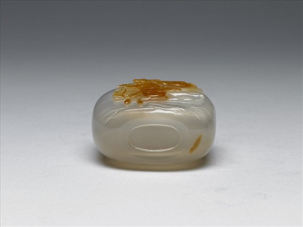 瑪瑙巧雕得勝圖鼻煙壺