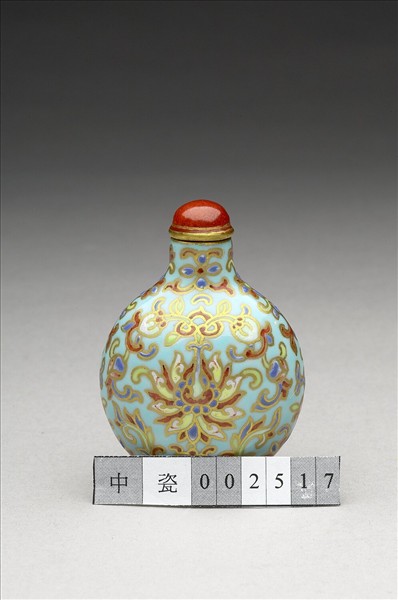 粉彩湖綠地花卉紋鼻煙壺